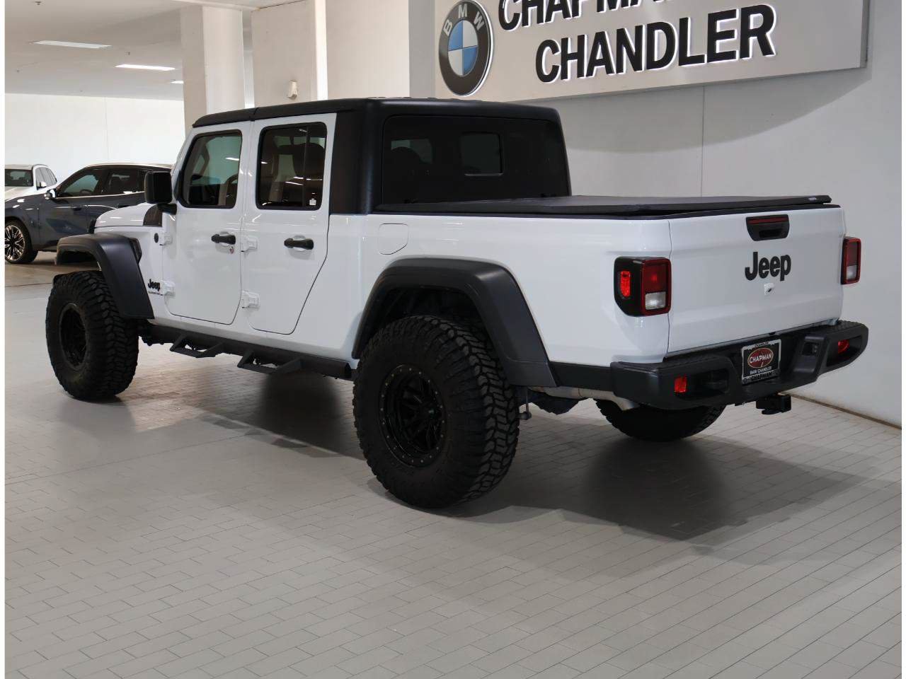 Used 2023 Jeep Gladiator Sport AWD/4WD image 5