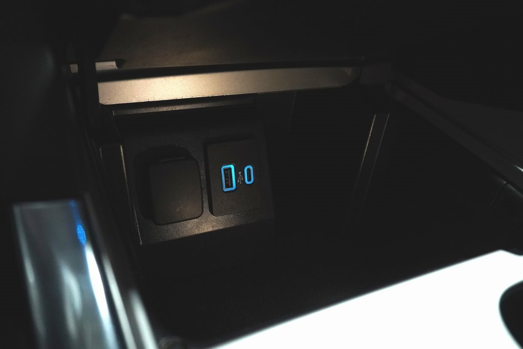 Used 2022 Ford Explorer XLT w/ Equipment Group 202A image 26