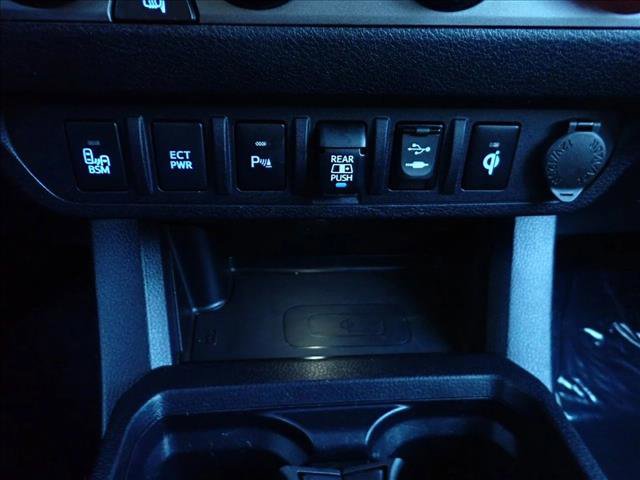 Used 2019 Toyota Tacoma TRD Off-Road w/ Technology Package image 18