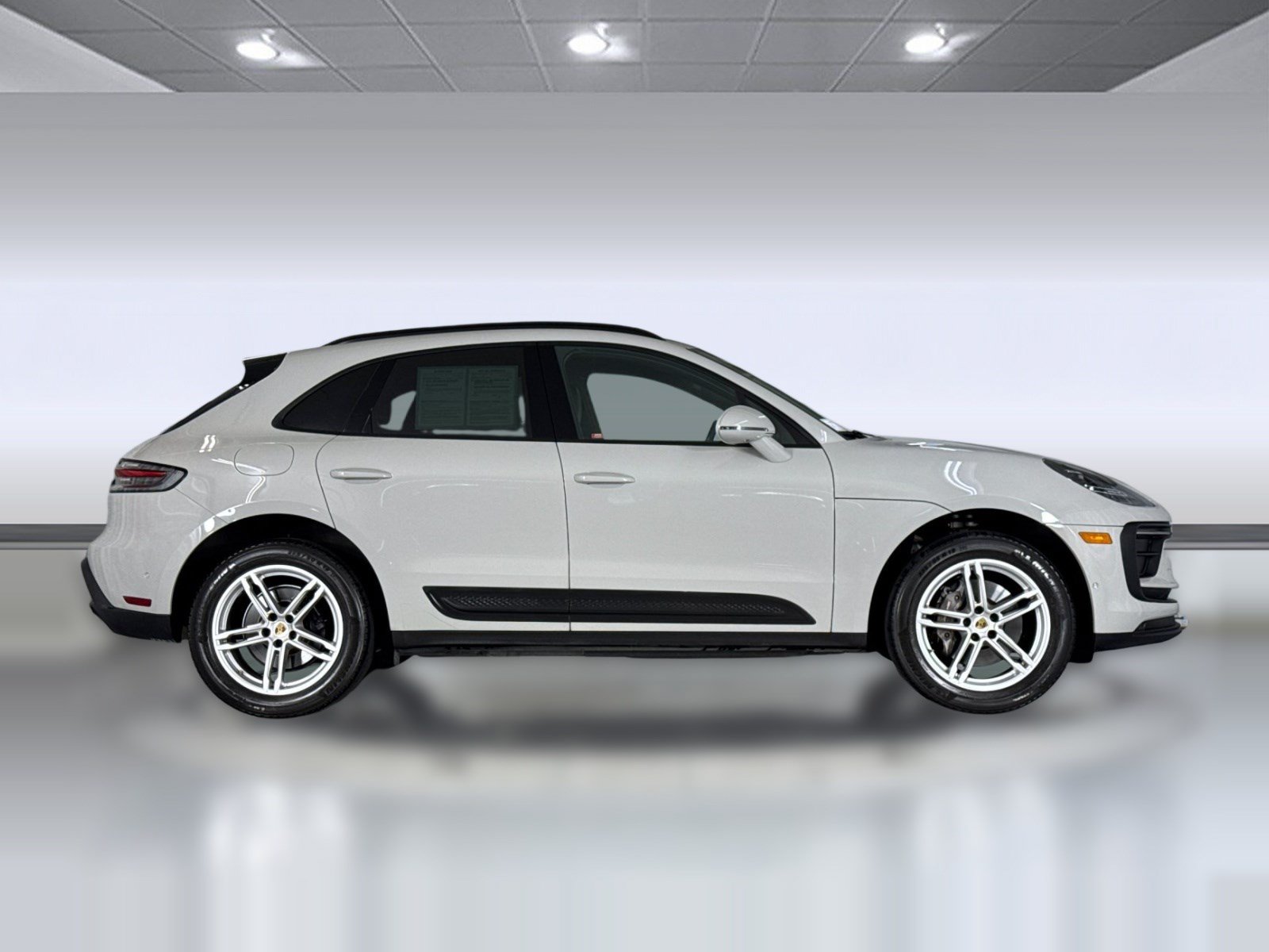 Used 2023 Porsche Macan AWD/4WD image 8