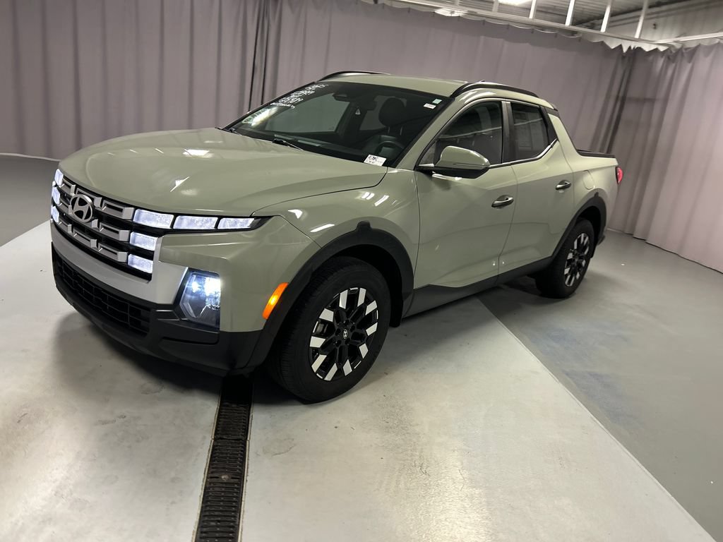 Used 2025 Hyundai Santa Cruz SEL FWD image 3