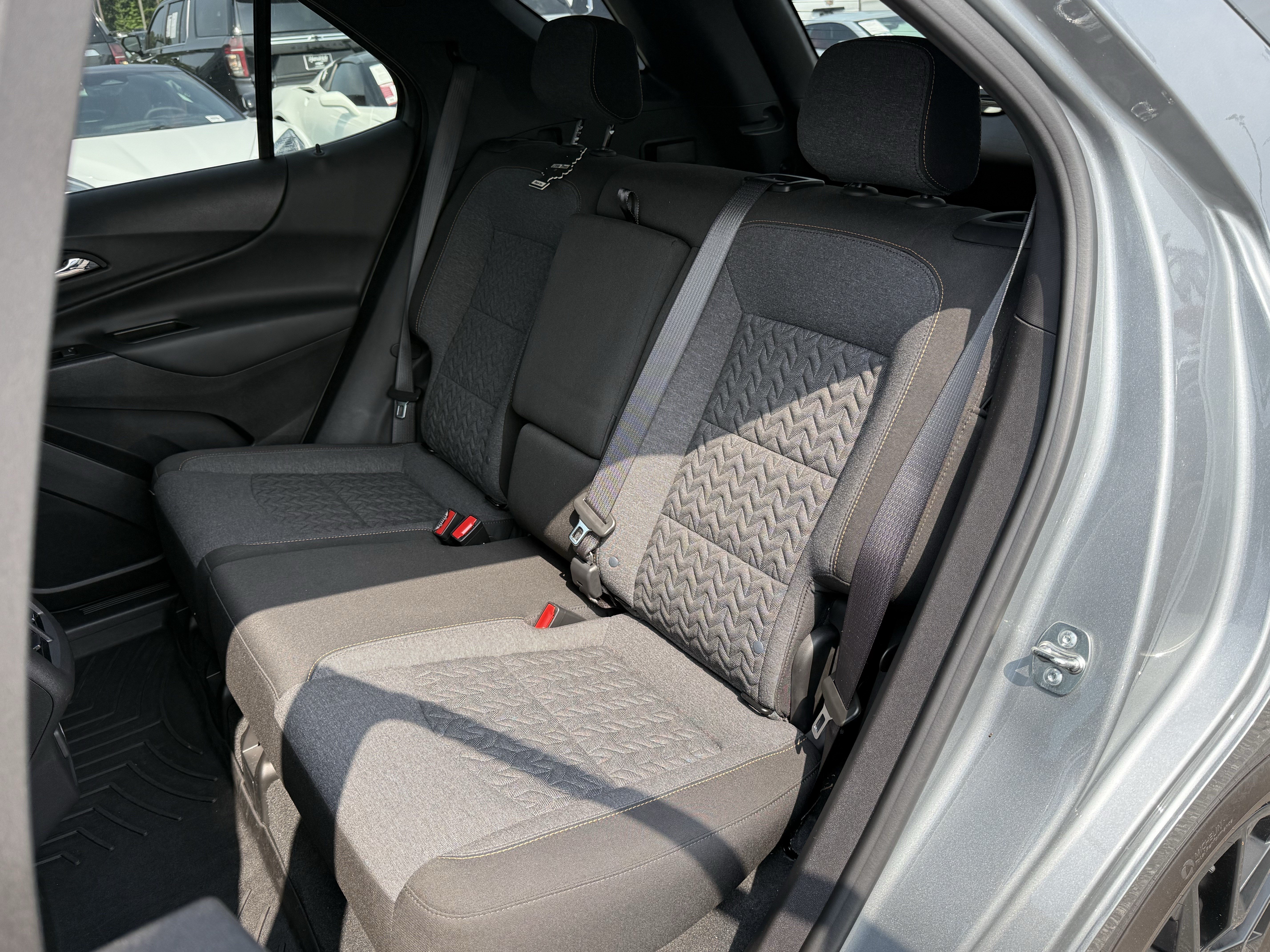Used 2024 Chevrolet Equinox LT FWD image 29