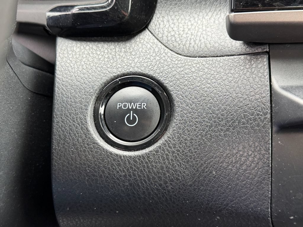 Used 2025 Toyota Camry LE FWD image 17