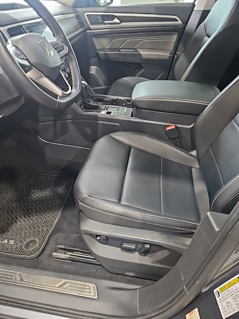 Used 2023 Volkswagen Atlas SE image 30