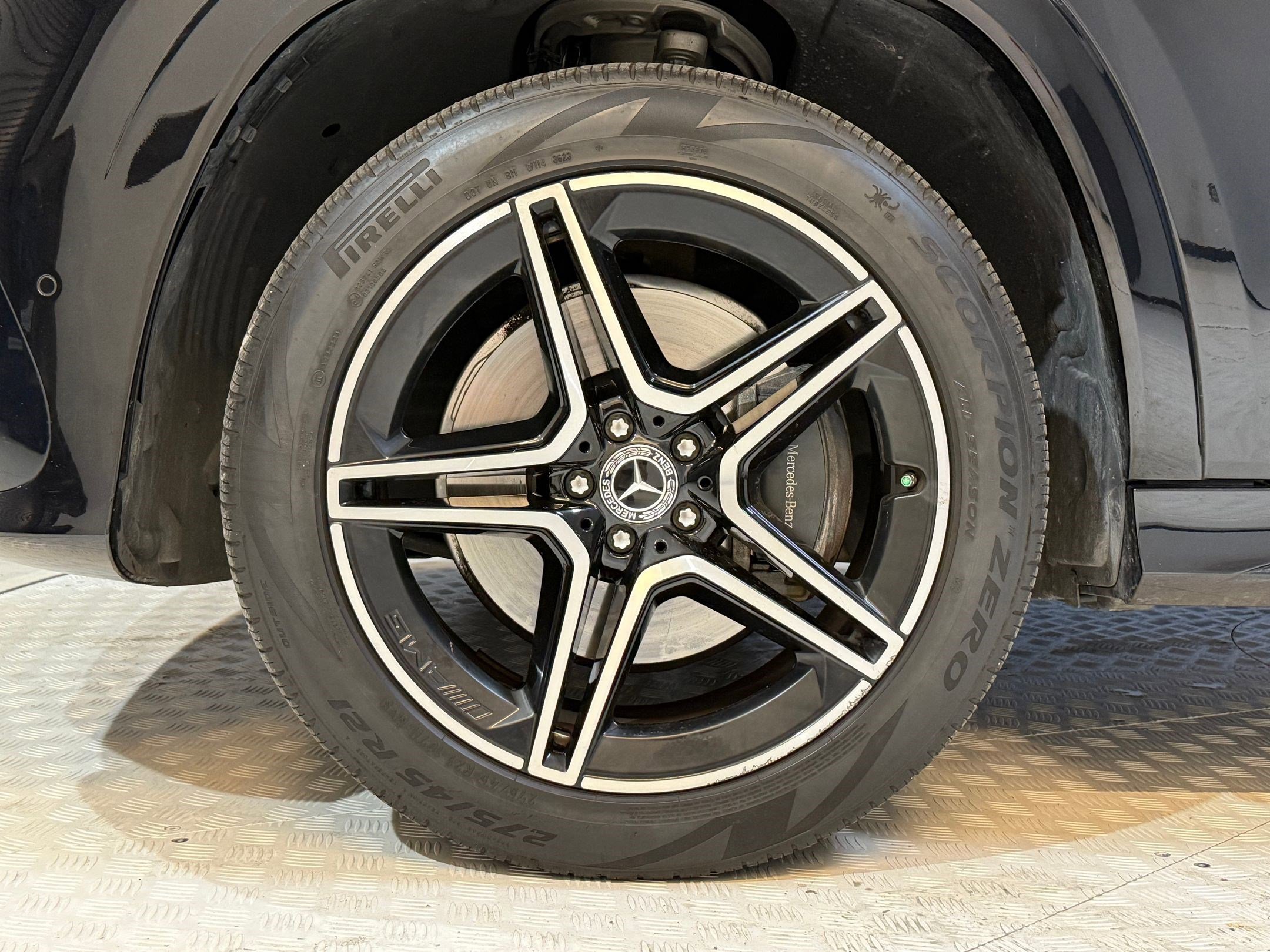 Used 2024 Mercedes-Benz GLS 450 4MATIC image 12