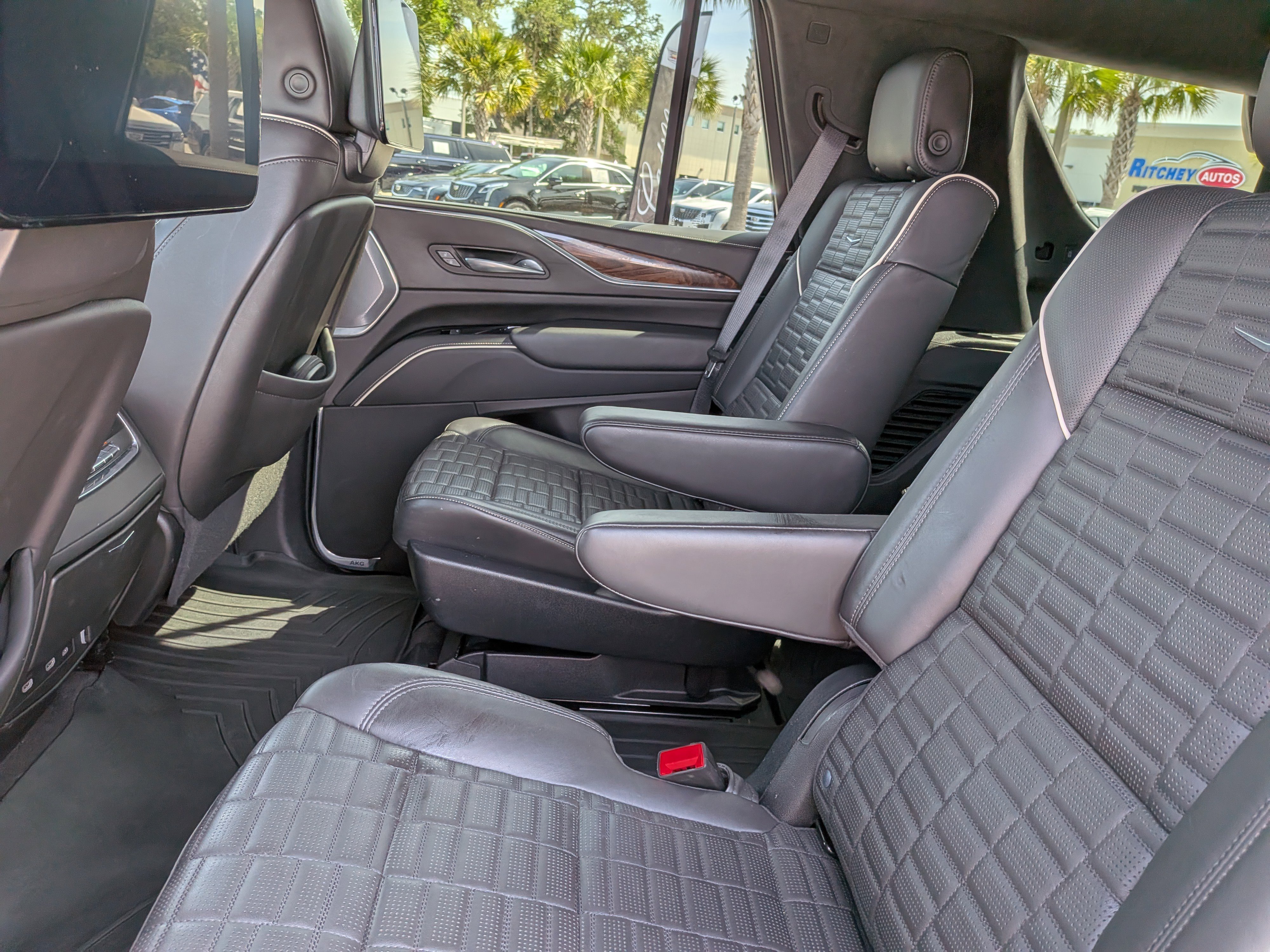 Certified 2023 Cadillac Escalade Sport Platinum AWD/4WD image 17