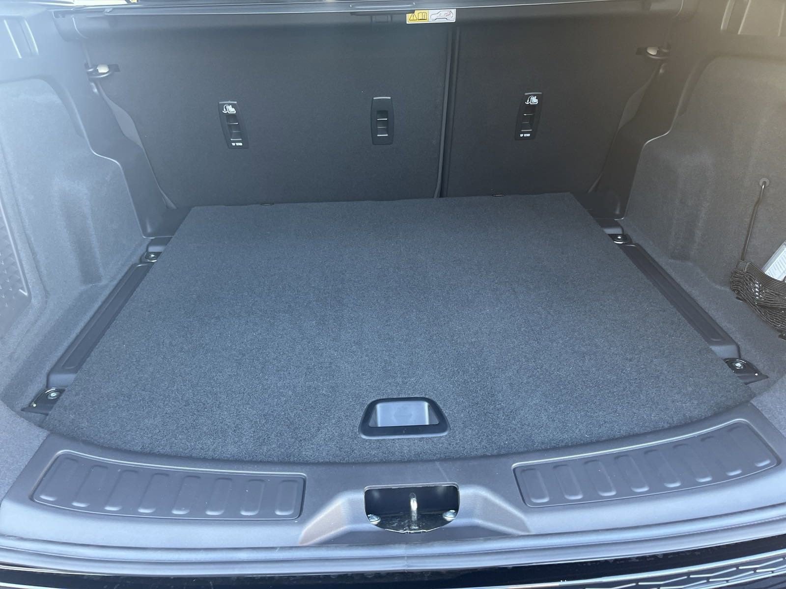 Used 2025 Land Rover Discovery Sport Dynamic SE image 27