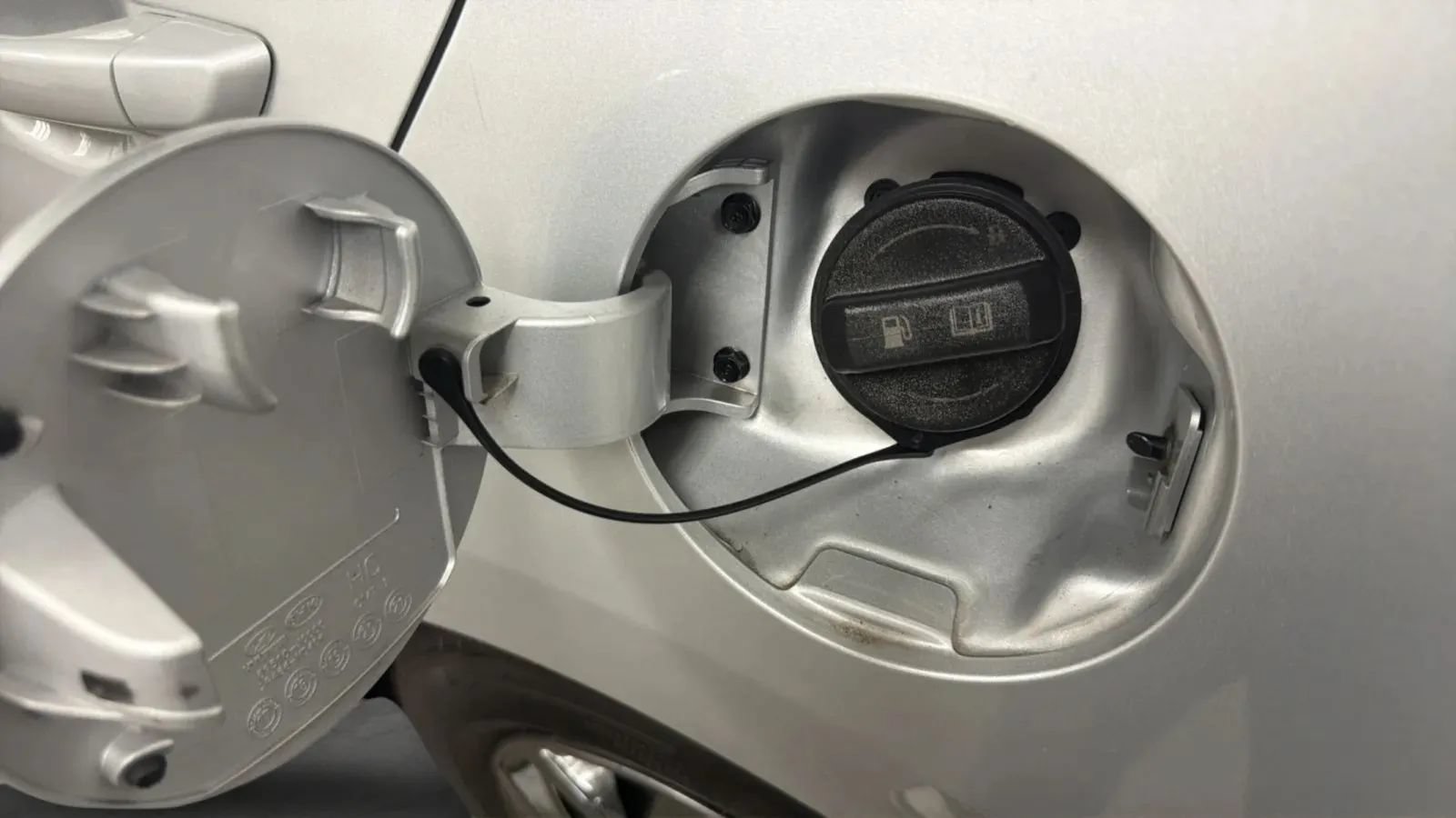 Used 2020 Hyundai Accent SE w/ Cargo Package FWD image 28