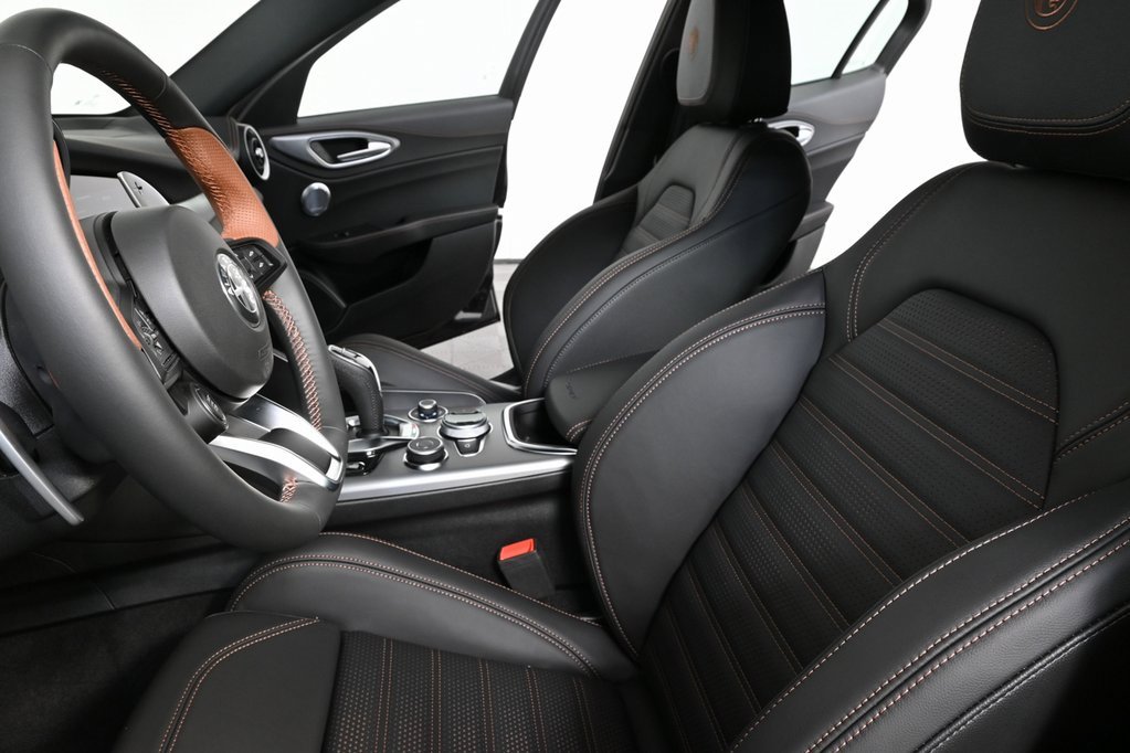 New 2025 Alfa Romeo Giulia w/ Driving Assist Package image 2