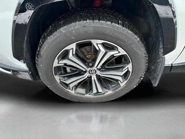 Used 2023 Toyota RAV4 XSE w/ Weather Package image 10