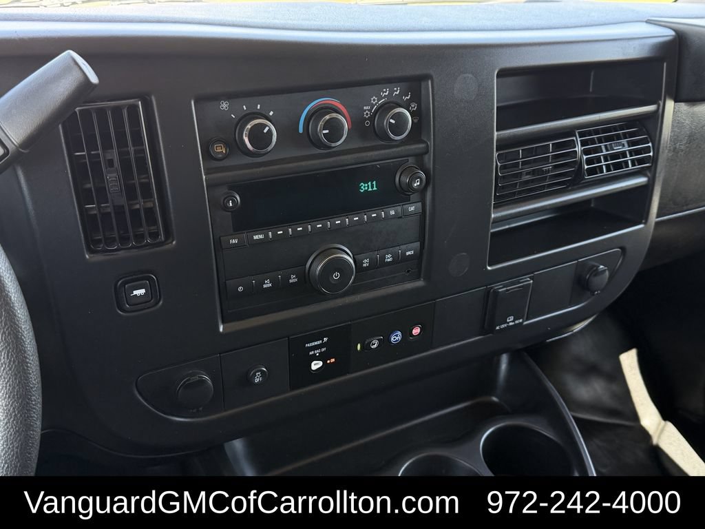 Used 2025 Chevrolet Express 3500 Extended w/ Driver Convenience Package RWD image 18