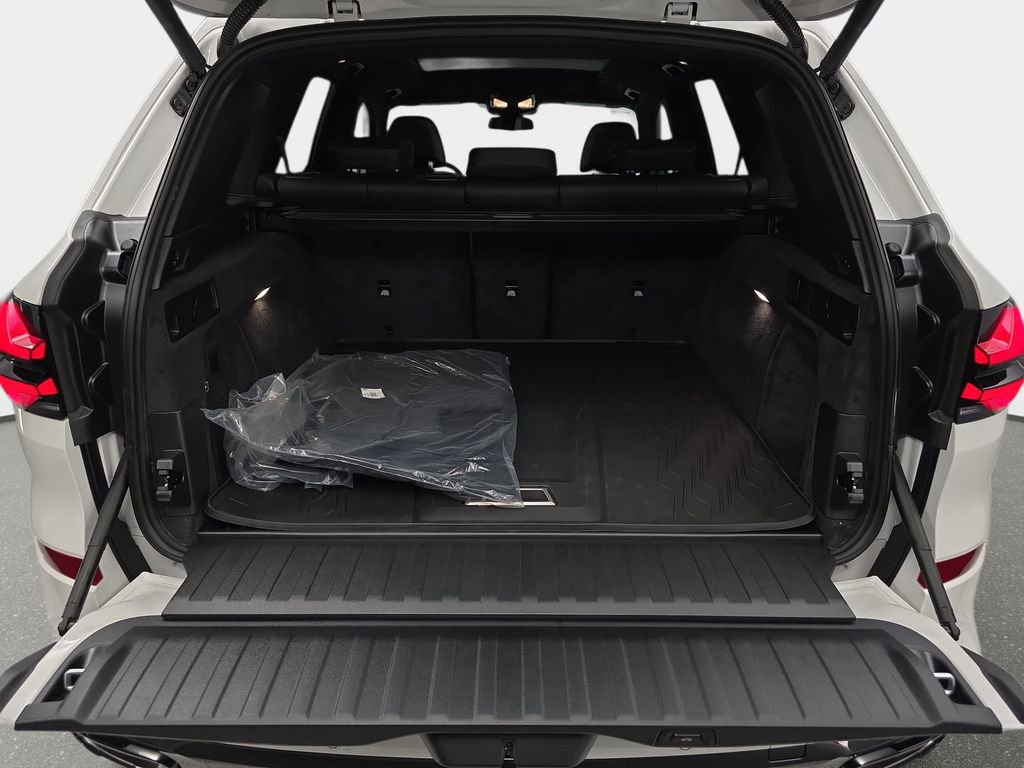 New 2026 BMW X5 xDrive40i w/ M Sport Package image 12