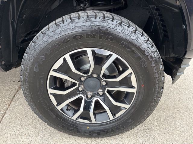 Used 2020 Toyota Tacoma TRD Sport image 12