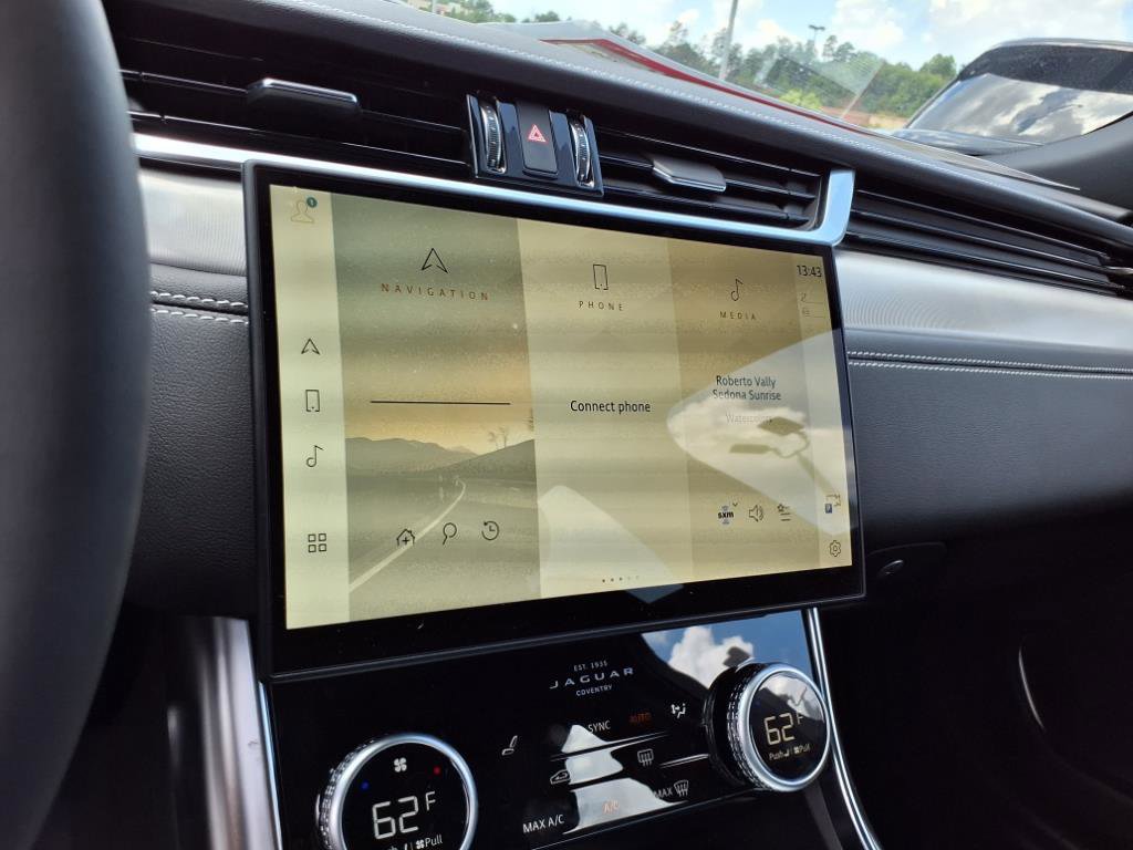 Used 2024 Jaguar XF R-Dynamic SE AWD/4WD image 19