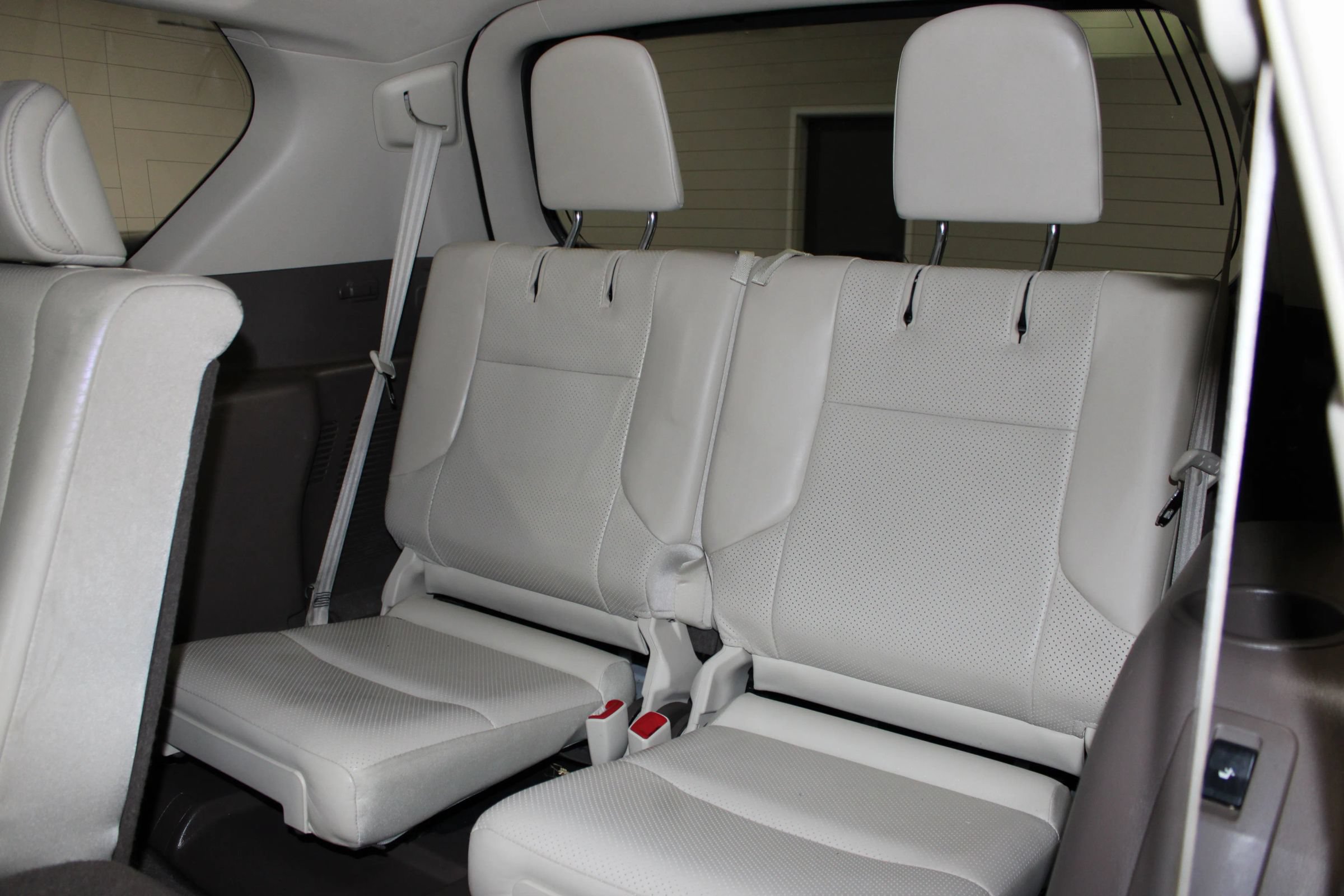 Used 2011 Lexus GX 460 w/ Comfort Plus Pkg AWD/4WD image 32