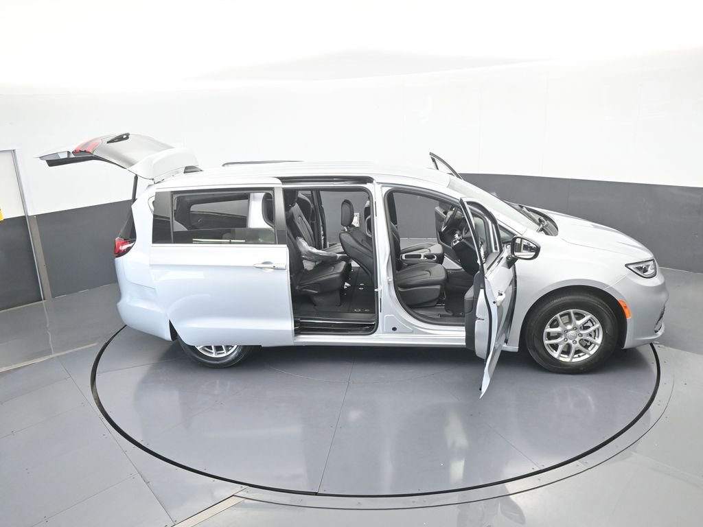 New 2026 Chrysler Pacifica Select image 67