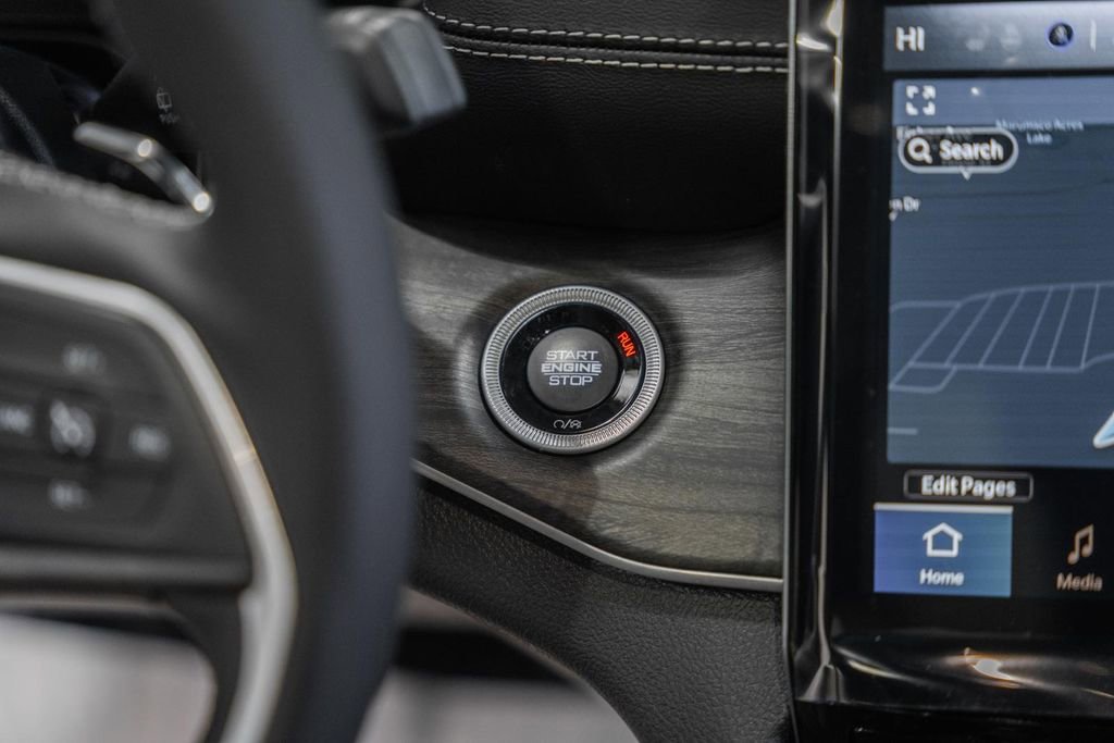 New 2025 Jeep Grand Cherokee Limited image 25