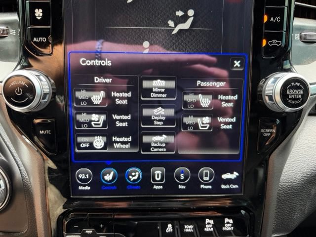Used 2020 RAM 1500 Laramie w/ Sport Appearance Package AWD/4WD image 20