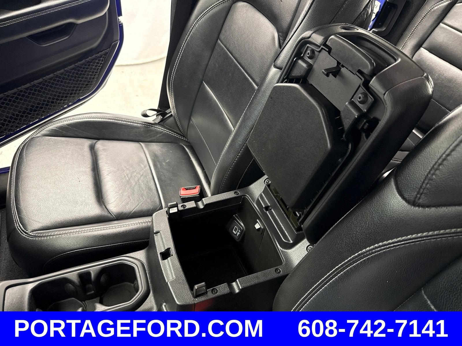 Used 2018 Jeep Wrangler Unlimited Sahara w/ Cold Weather Group AWD/4WD image 19