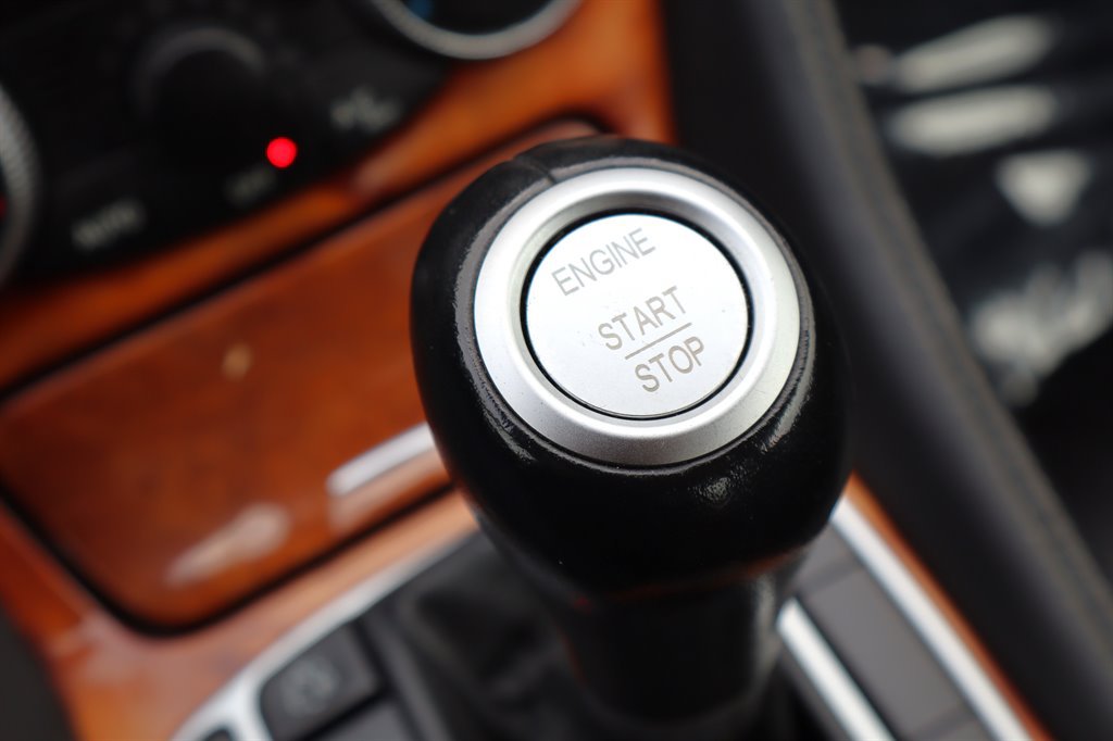 Used 2011 Mercedes-Benz SL 550 image 38