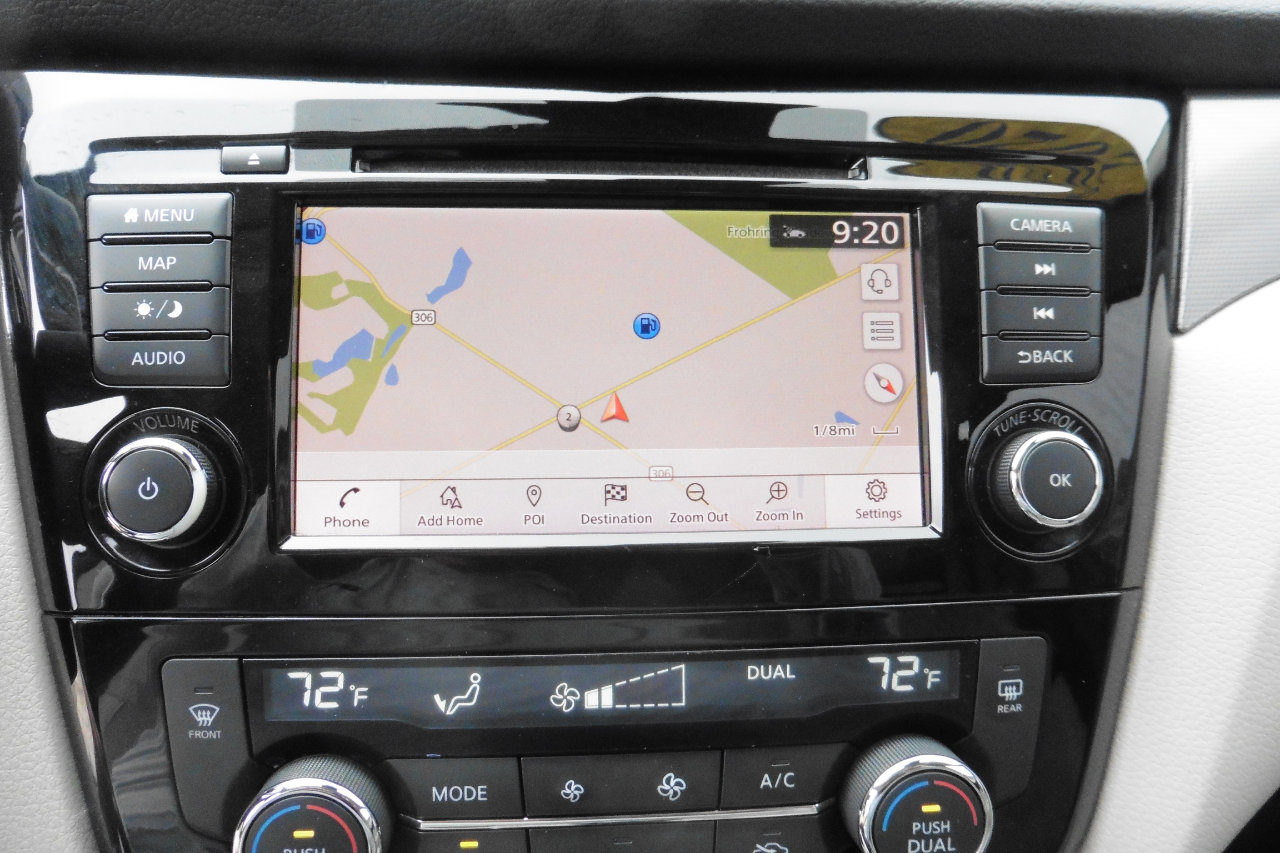 Used 2020 Nissan Rogue Sport SL image 3