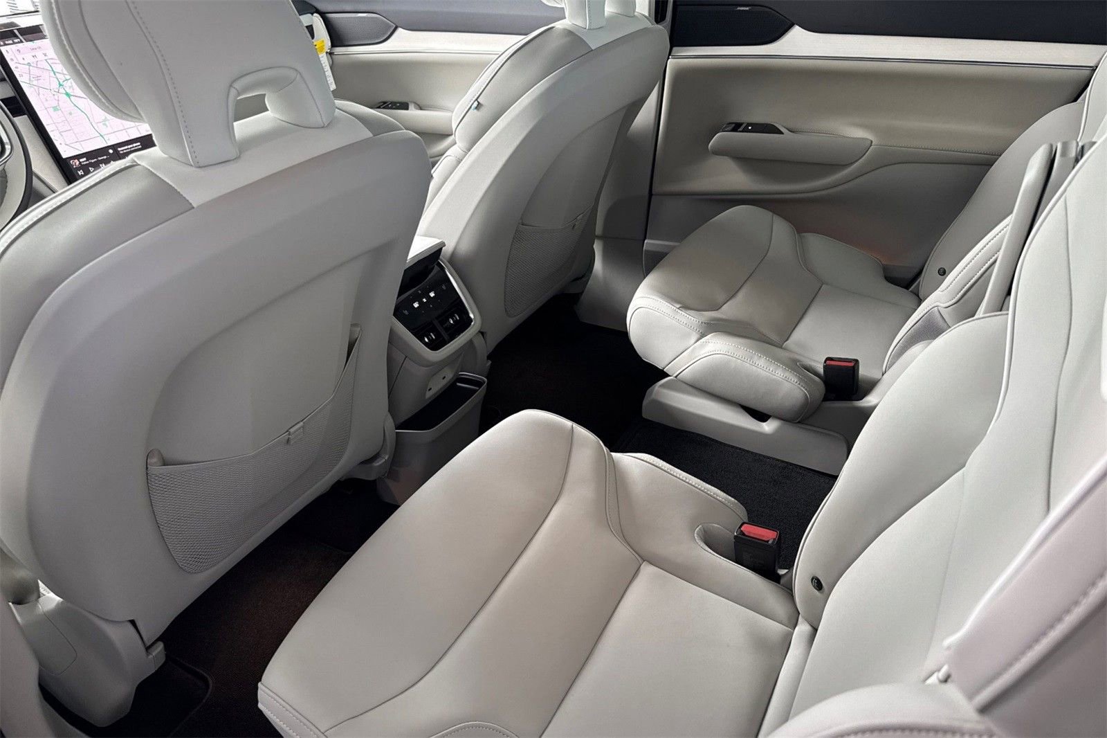 New 2025 Volvo EX90 Plus w/ Protection Package Premier image 4