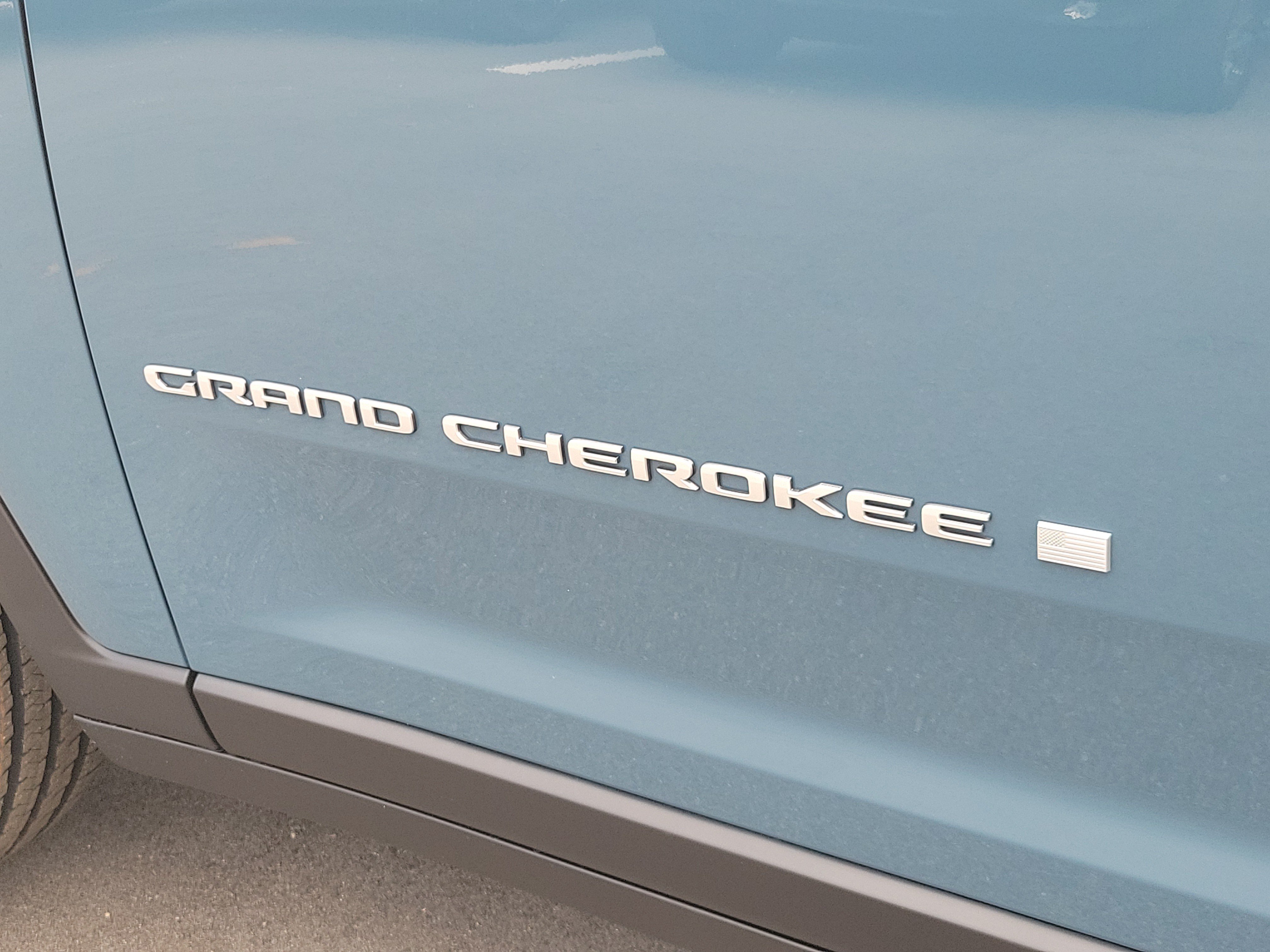 New 2027 Jeep Grand Cherokee L Limited RWD image 8