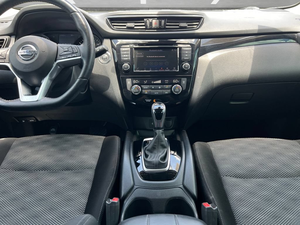 Used 2021 Nissan Rogue Sport SV FWD image 3