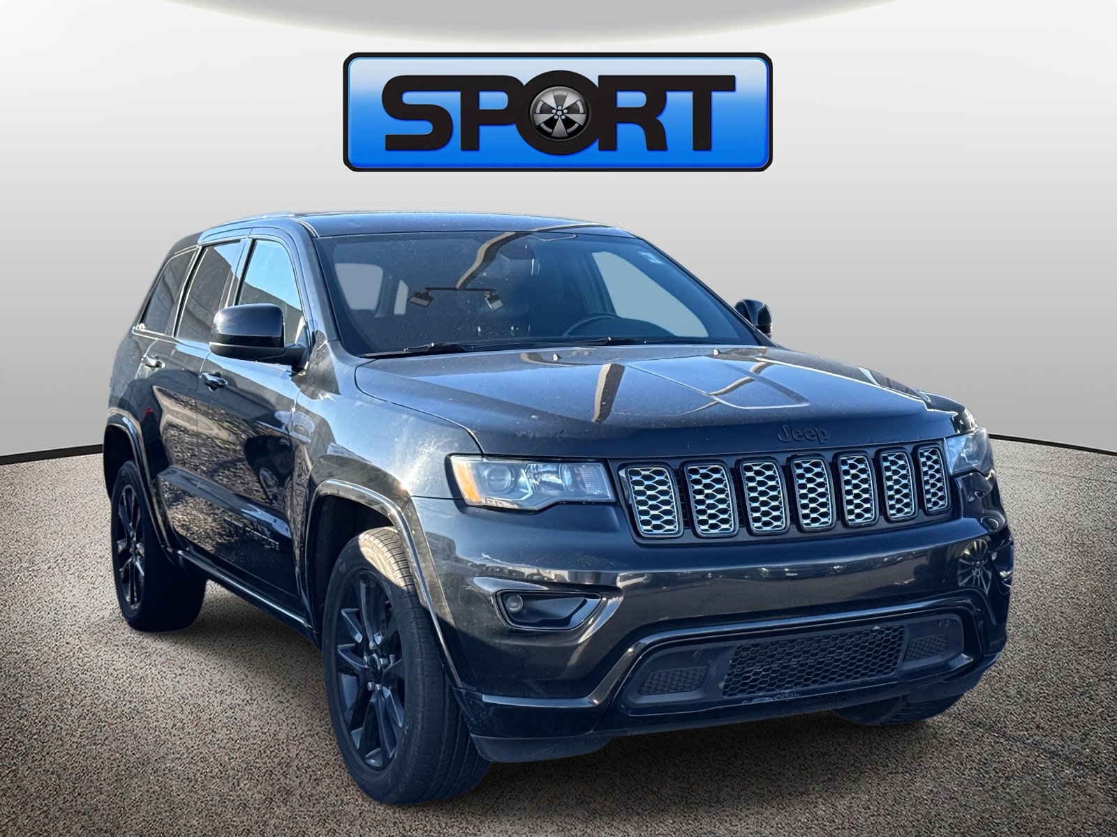 Used 2018 Jeep Grand Cherokee Altitude image 3