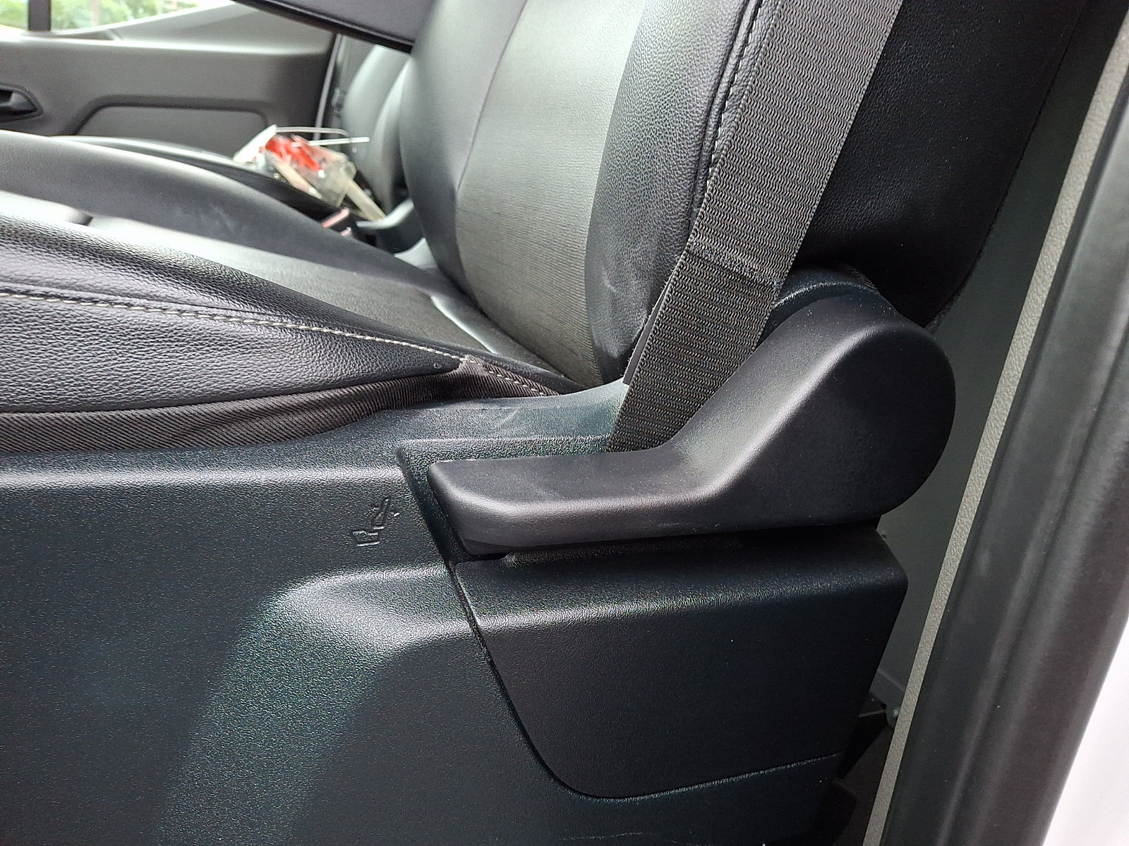Used 2022 Ford E-Transit 148 High Roof Extended w/ Load Area Protection Package RWD image 15