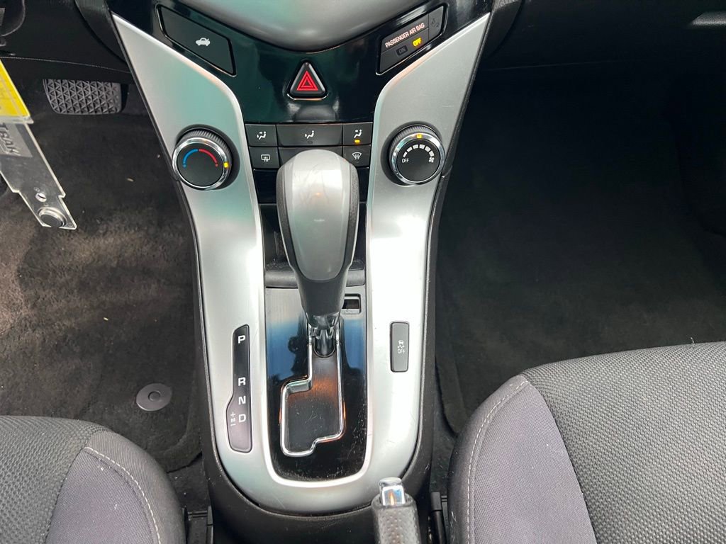 Used 2015 Chevrolet Cruze LT image 31