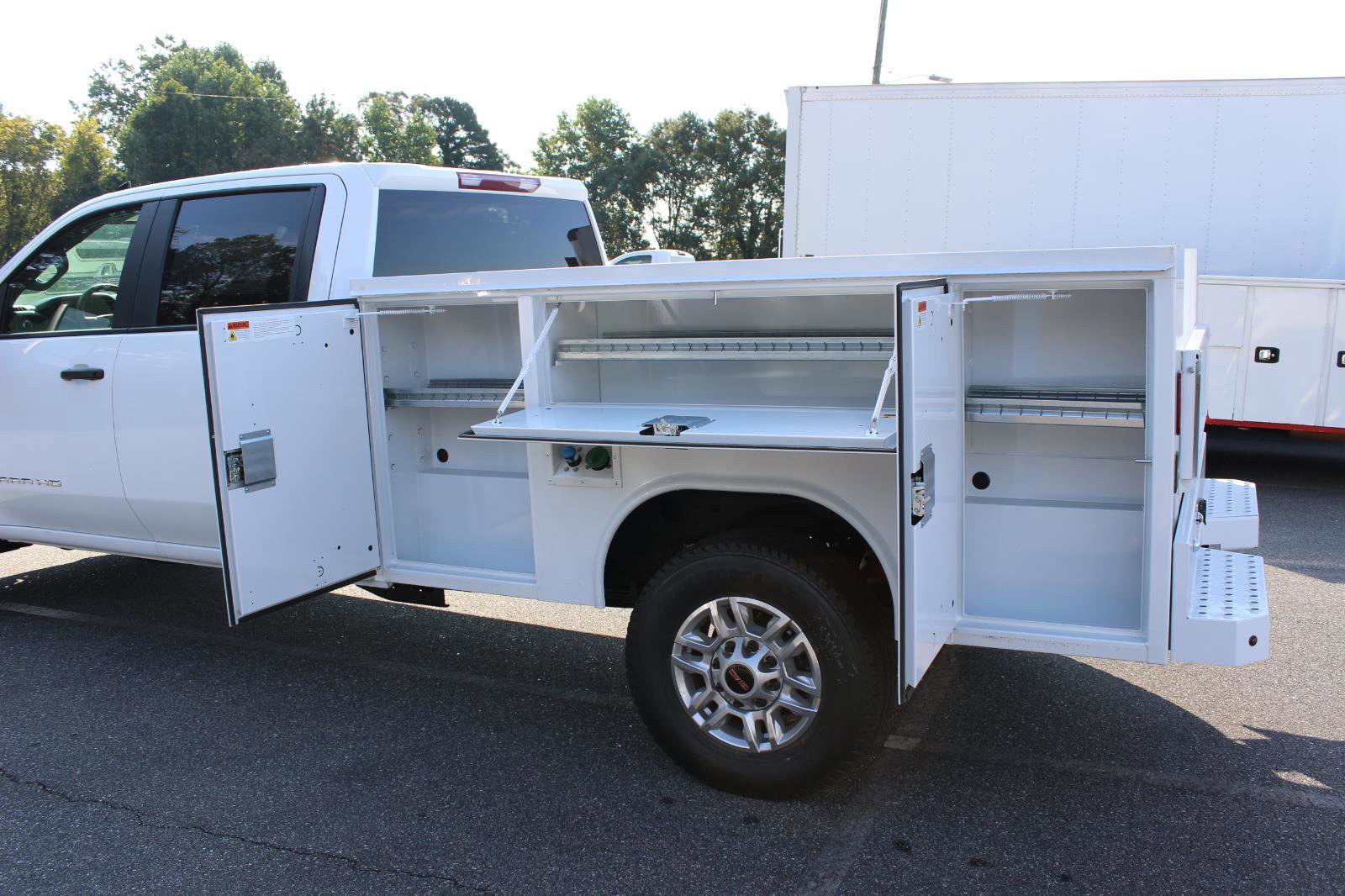 New 2025 GMC Sierra 2500 Pro w/ Convenience Package image 10