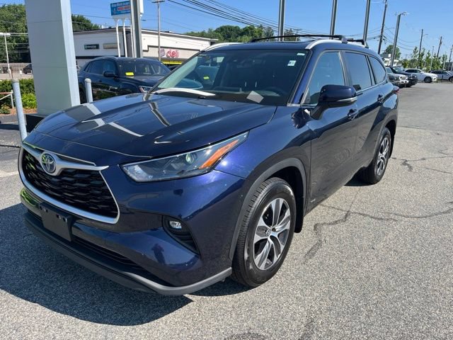 Used 2023 Toyota Highlander XLE AWD/4WD image 7