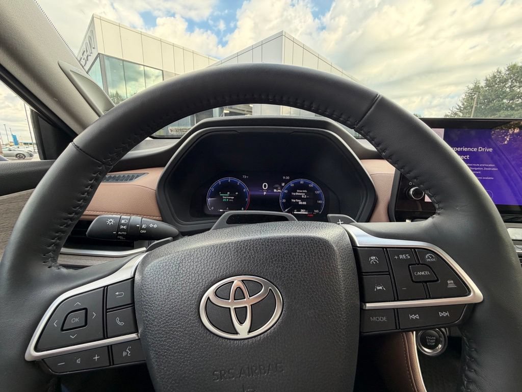 Used 2025 Toyota Grand Highlander AWD image 10