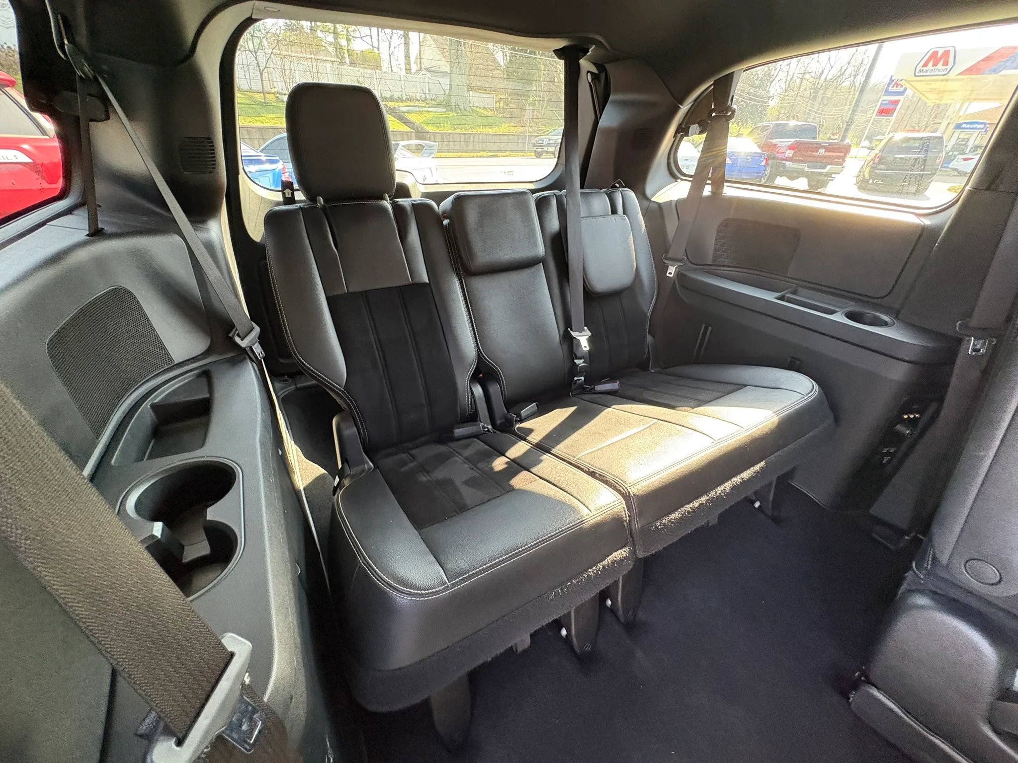 Used 2016 Dodge Grand Caravan SXT FWD image 19