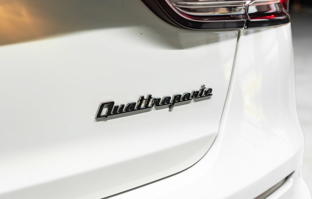 Used 2021 Maserati Quattroporte S GranSport Q4 AWD/4WD image 23