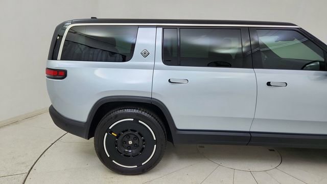 Used 2025 Rivian R1S Adventure image 7