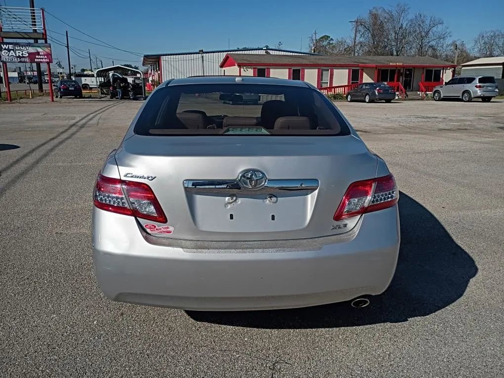 Used 2010 Toyota Camry XLE image 4