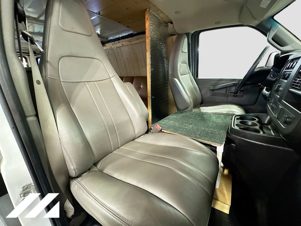 Used 2019 Chevrolet Express 2500 Extended RWD image 29