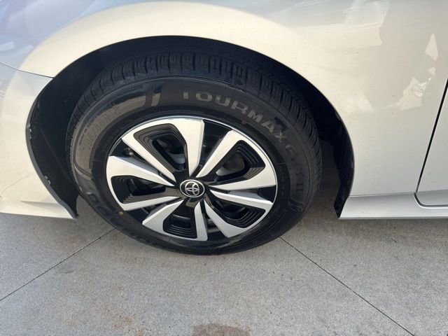 Used 2018 Toyota Prius Prime Premium image 12