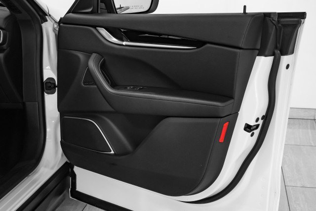 Used 2019 Maserati Levante image 41