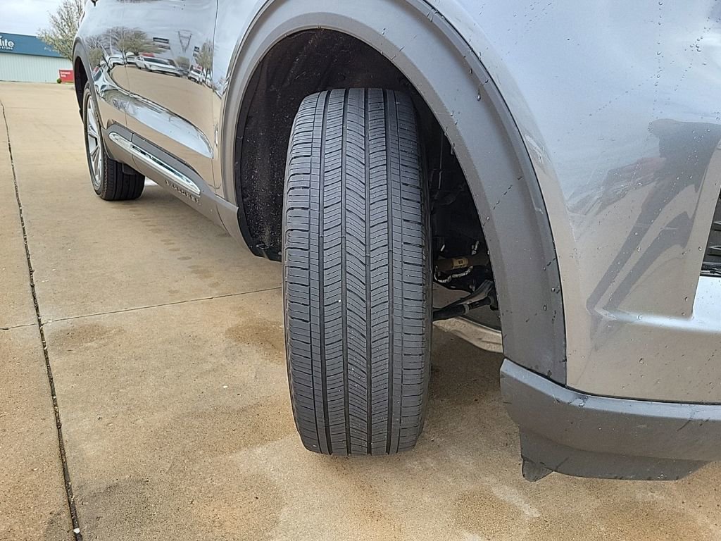 Used 2023 Ford Explorer XLT w/ Equipment Group 202A image 17