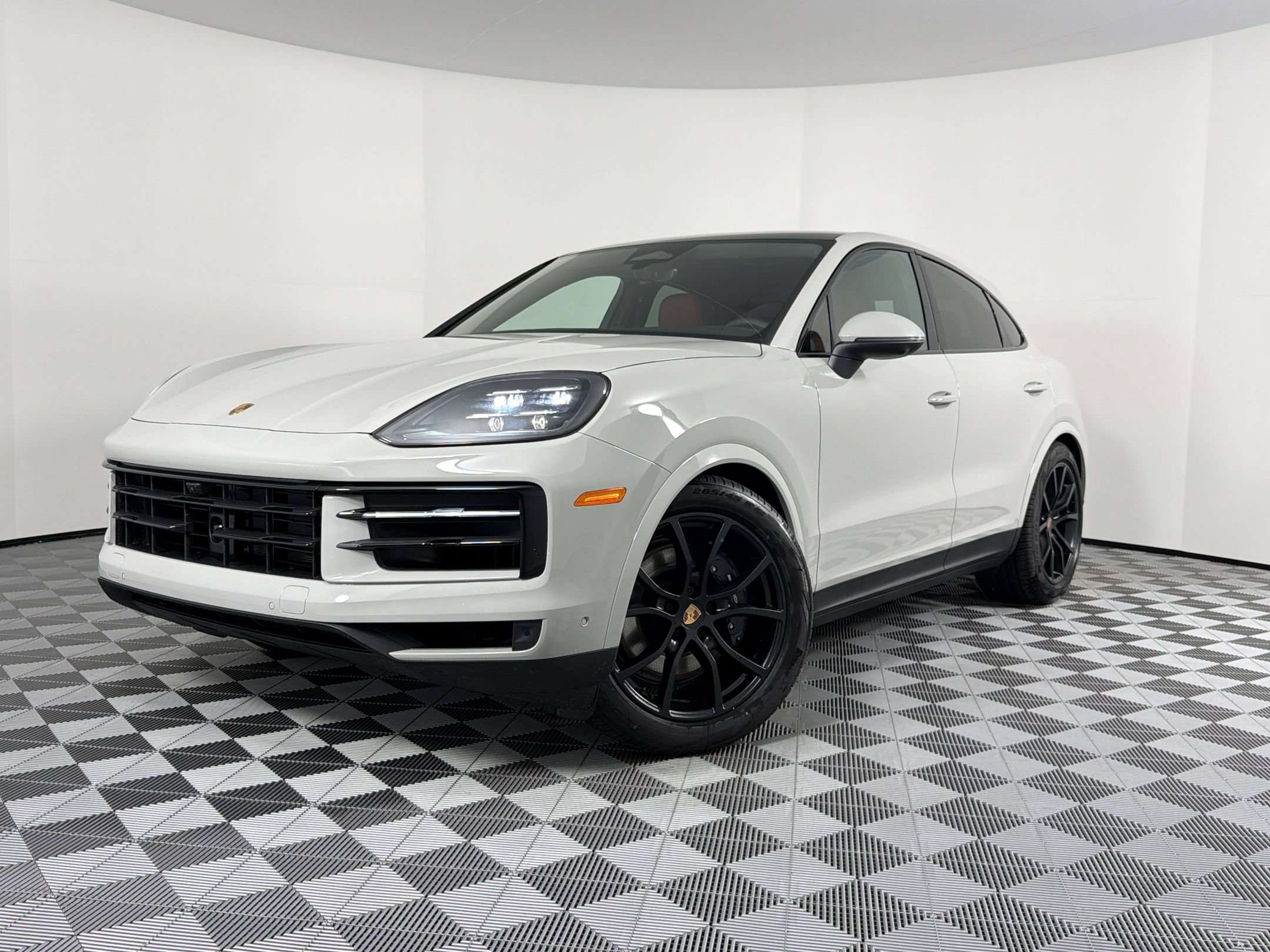 New 2026 Porsche Cayenne Coupe AWD/4WD image 1