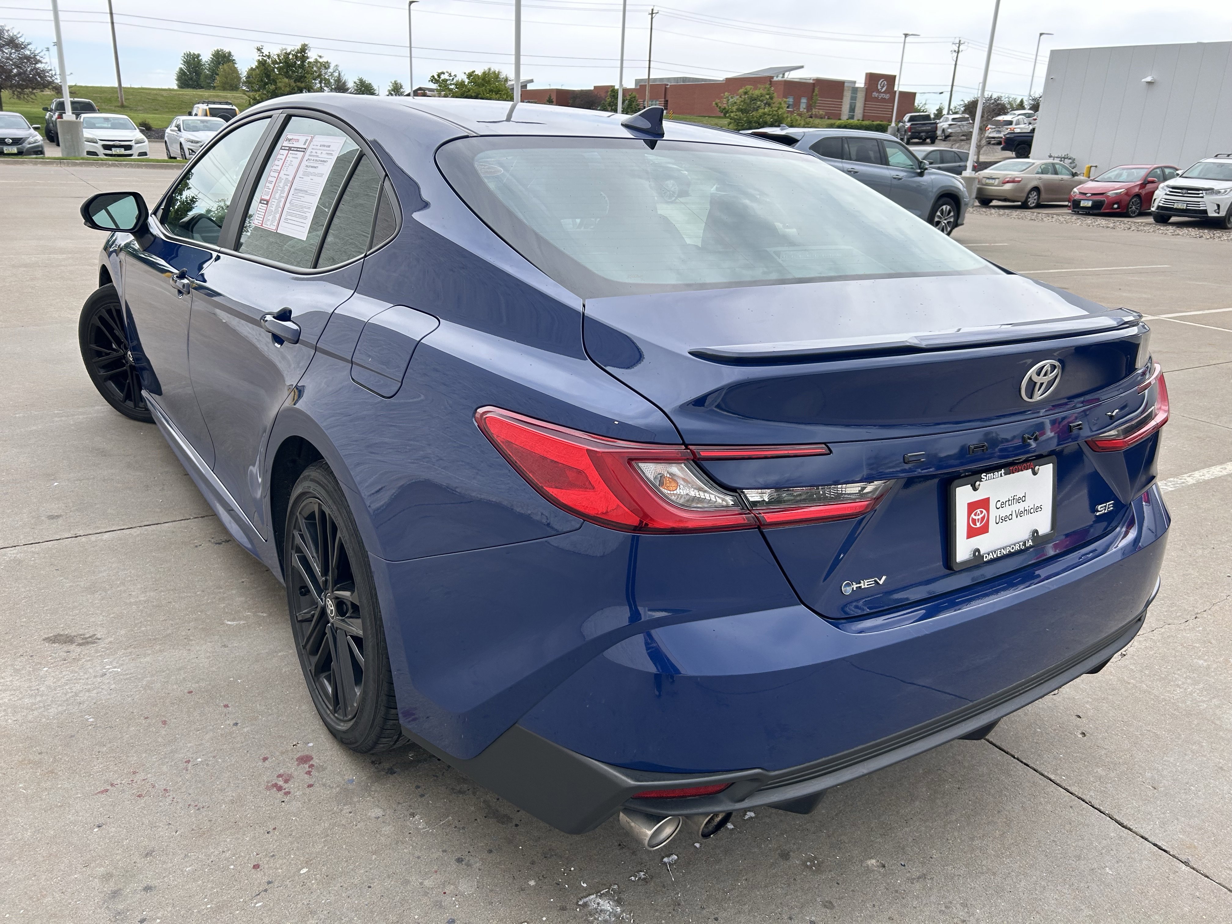 Used 2025 Toyota Camry SE FWD image 4