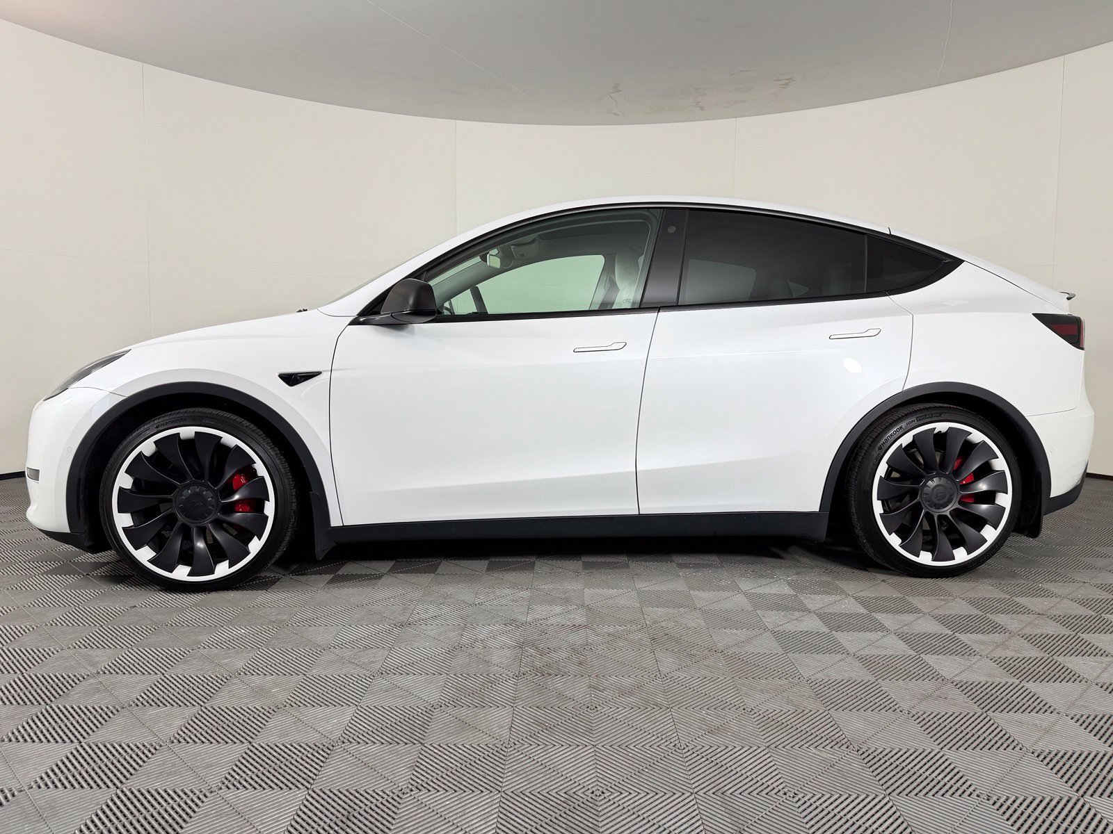 Used 2022 Tesla Model Y Performance AWD/4WD image 6