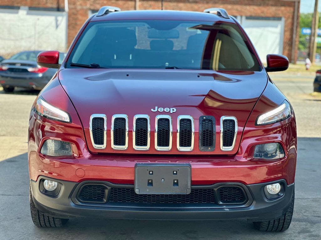 Used 2014 Jeep Cherokee Latitude AWD/4WD image 2