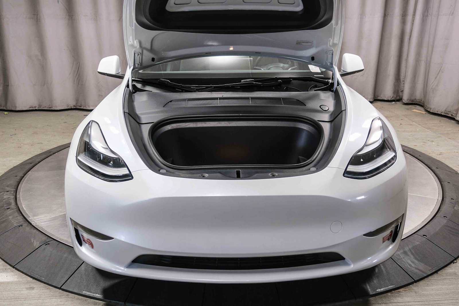 Used 2023 Tesla Model Y Long Range AWD/4WD image 31