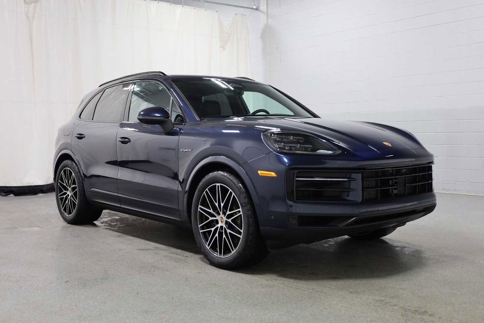 New 2026 Porsche Cayenne E-Hybrid AWD/4WD image 12