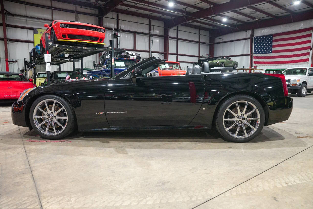 Used 2008 Cadillac XLR V RWD image 4