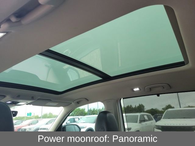 Used 2024 Volkswagen Atlas Peak Edition SE image 5